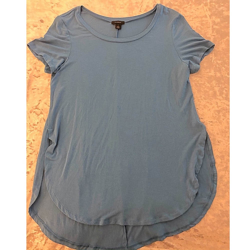 ✨HALOGEN✨ Shirttail Hem T-shirt